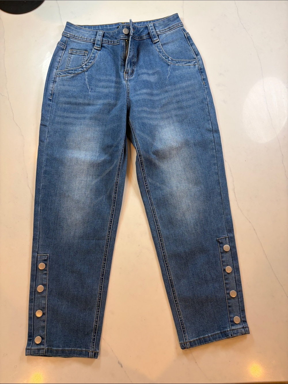 Classic Blue Jeans with metal Detail